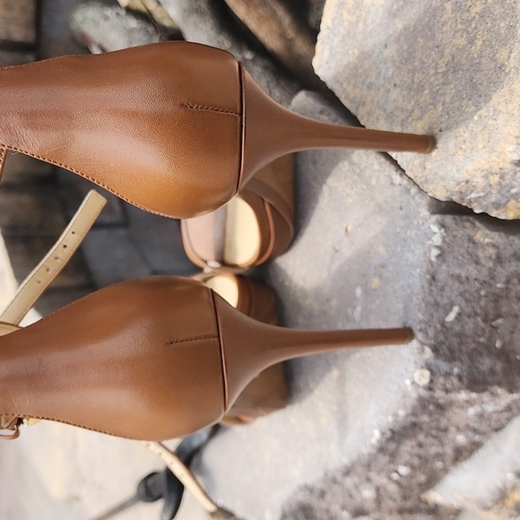 Michael Kors Shoes. - Picture 8 of 10